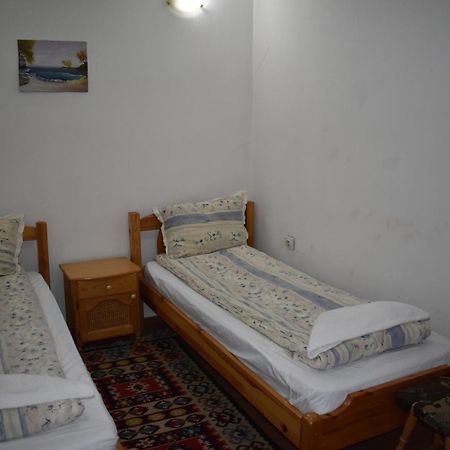 Хотел-Механа Павлова Къща Chiprovtsi Bagian luar foto