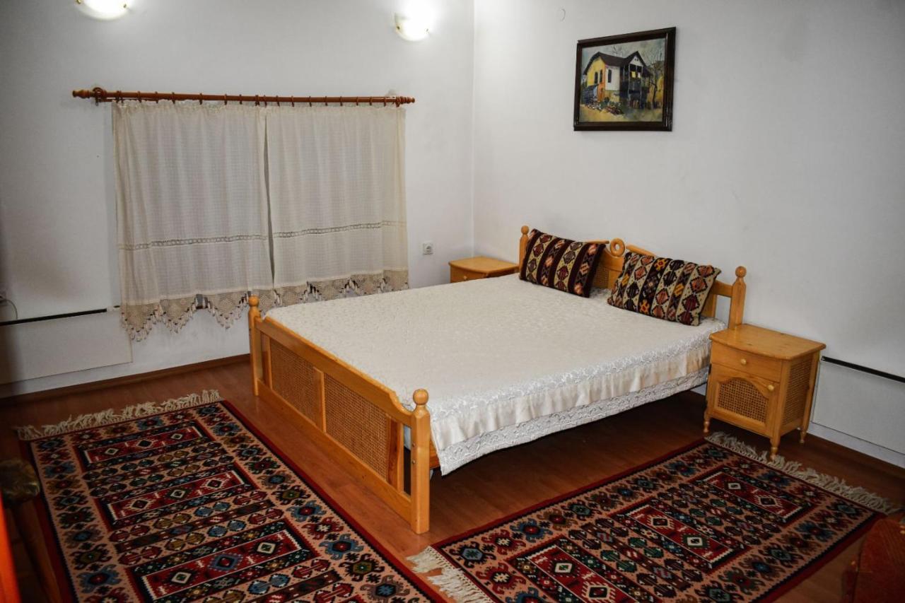 Хотел-Механа Павлова Къща Chiprovtsi Bagian luar foto